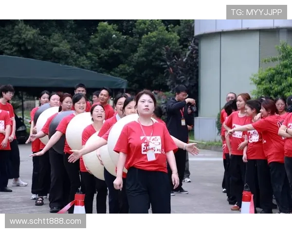 武汉排球队的团队协作之道：凝聚力与默契的完美结合