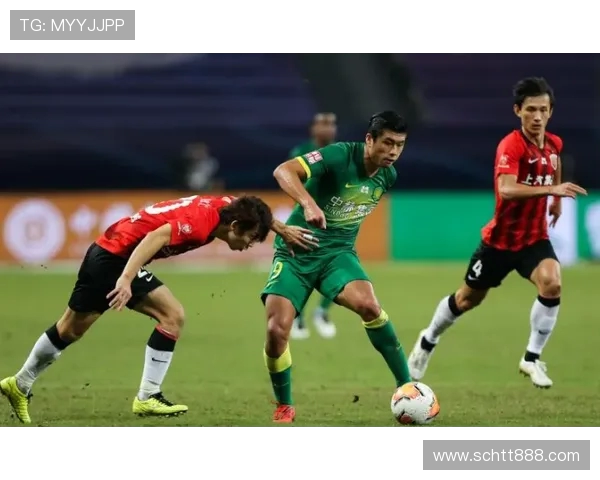 国安与上港比赛中的争议判罚回顾及其影响分析