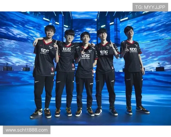 英雄联盟盛宴:深入解析EDG战队背后的强大实力与团队精神